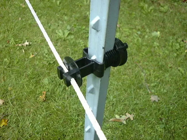 t-post line post insulator example
